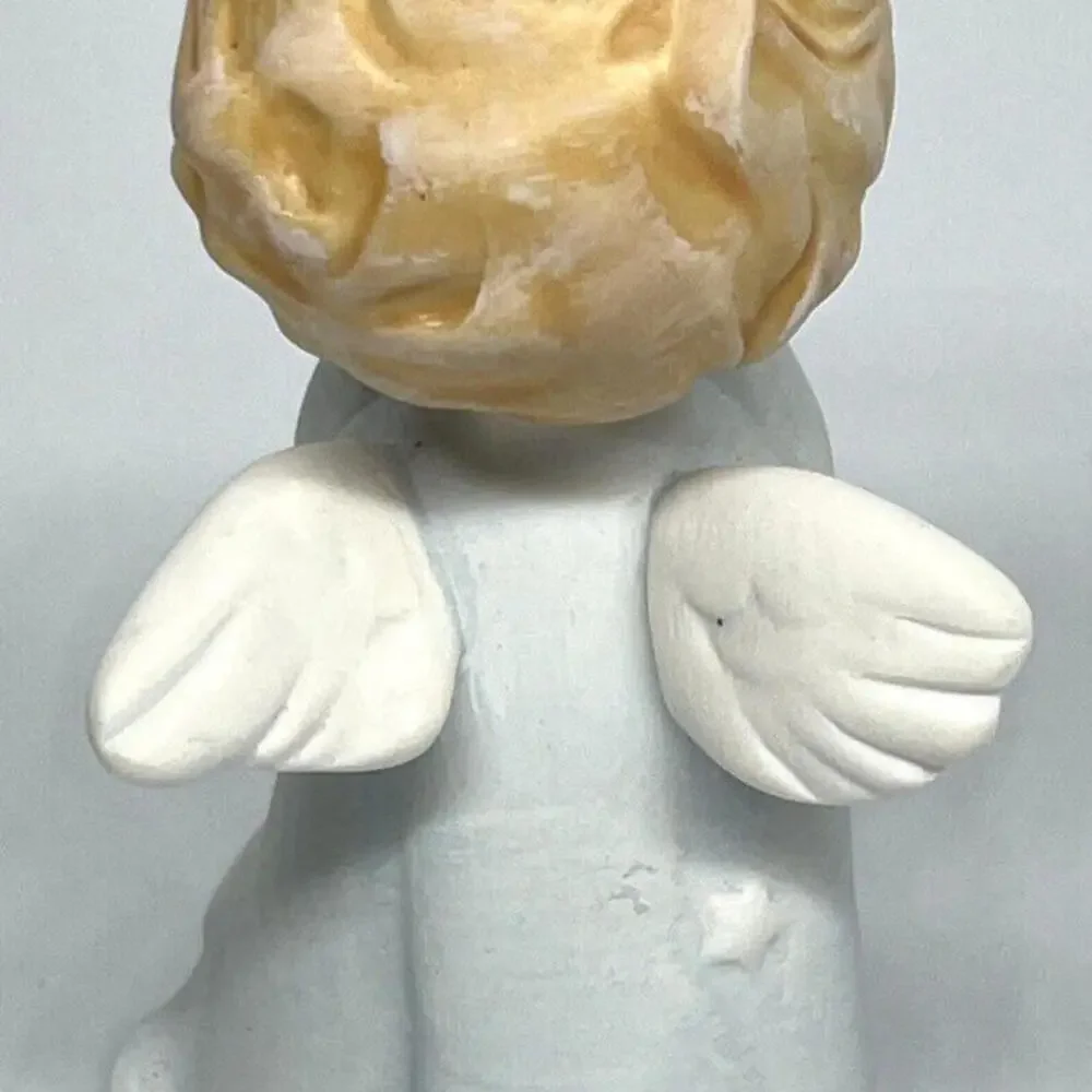 Avon Heavenly Blessings Christmas Nativity Angel‎ Figurine Porcelain 1986 in Box